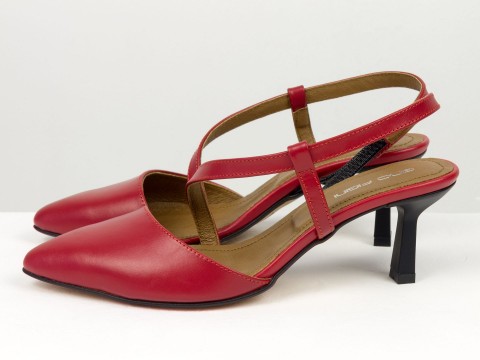 Красные босоножки с открытой пяткой из  натуральной кожи на квадратном каблуке рюмочка,  С-2420-02